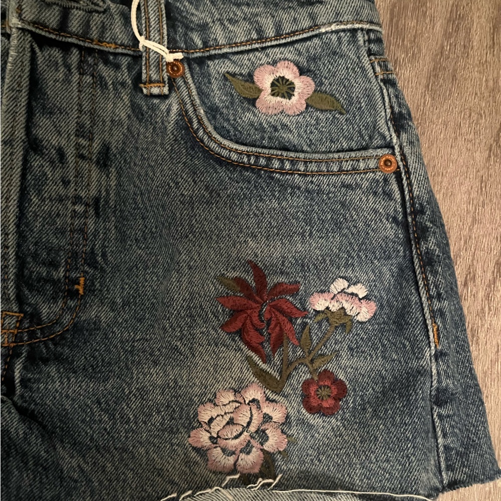 Reformation Cynthia High-Rise Embroidered Shorts size 23 - Picture 11 of 11
